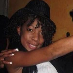 Meet your Posher, Ernetta